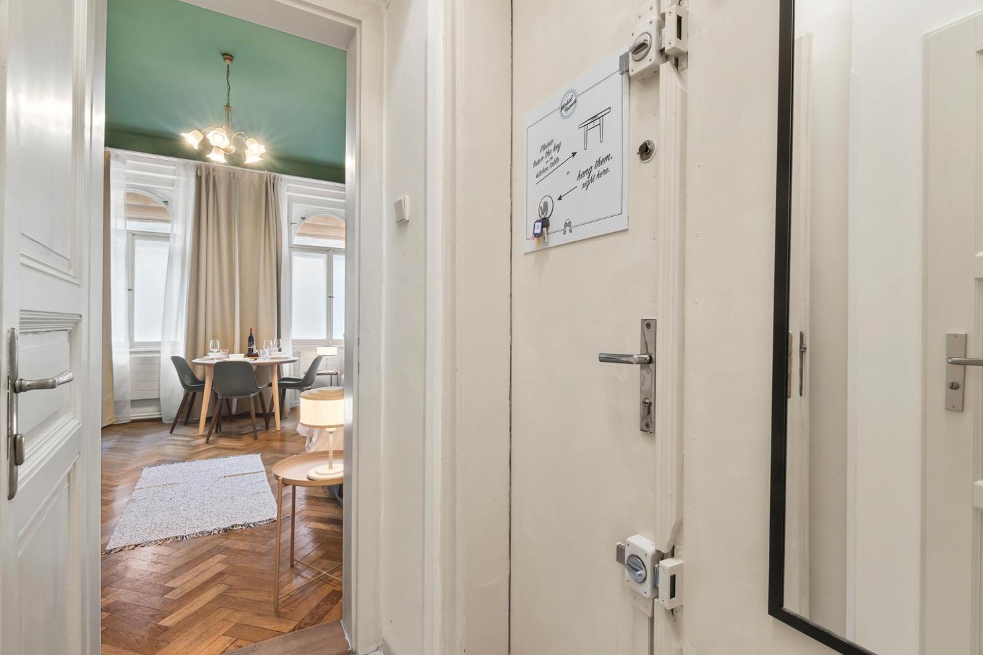 Apts In Old Town Prague By Michal&Friends Экстерьер фото