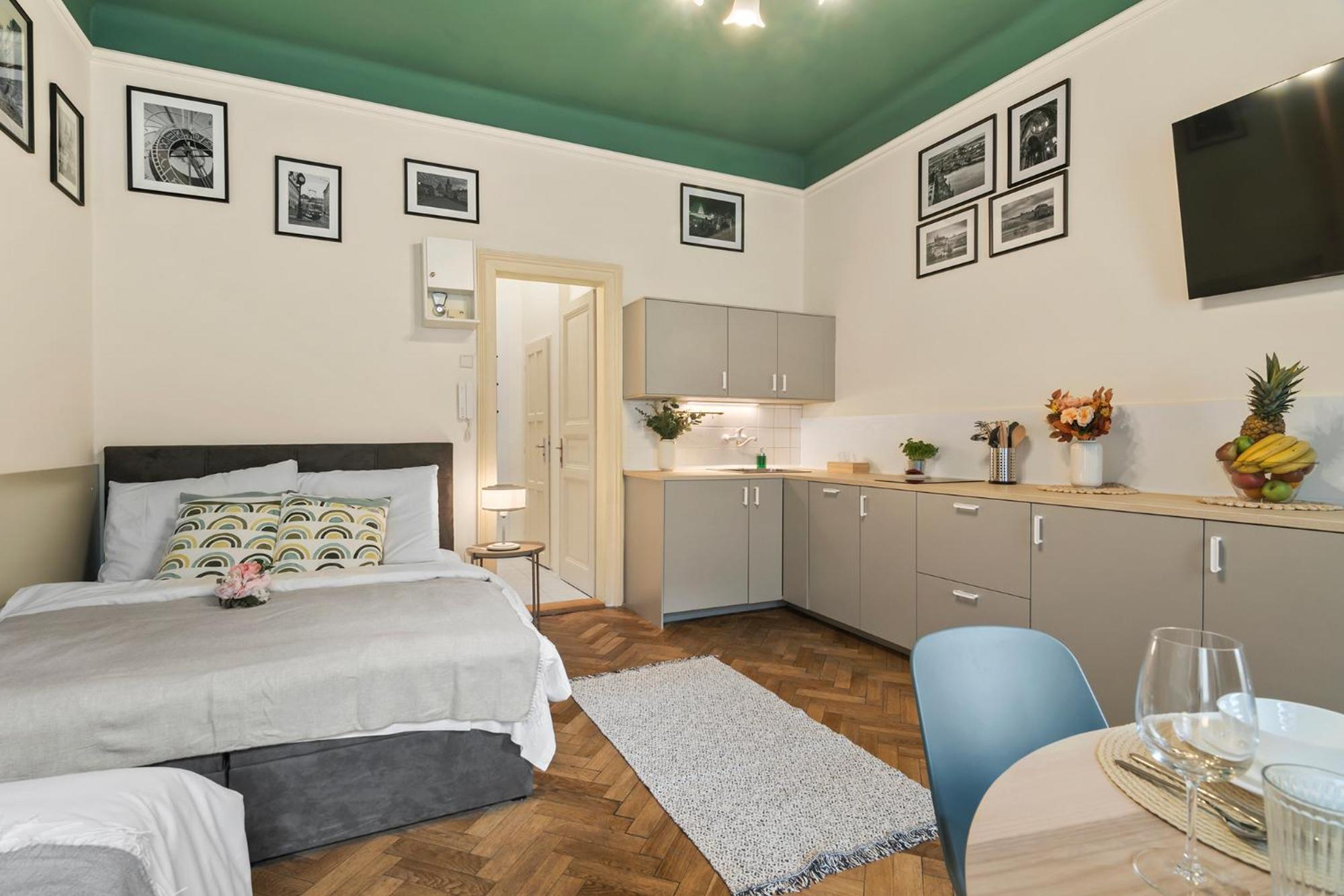 Apts In Old Town Prague By Michal&Friends Экстерьер фото